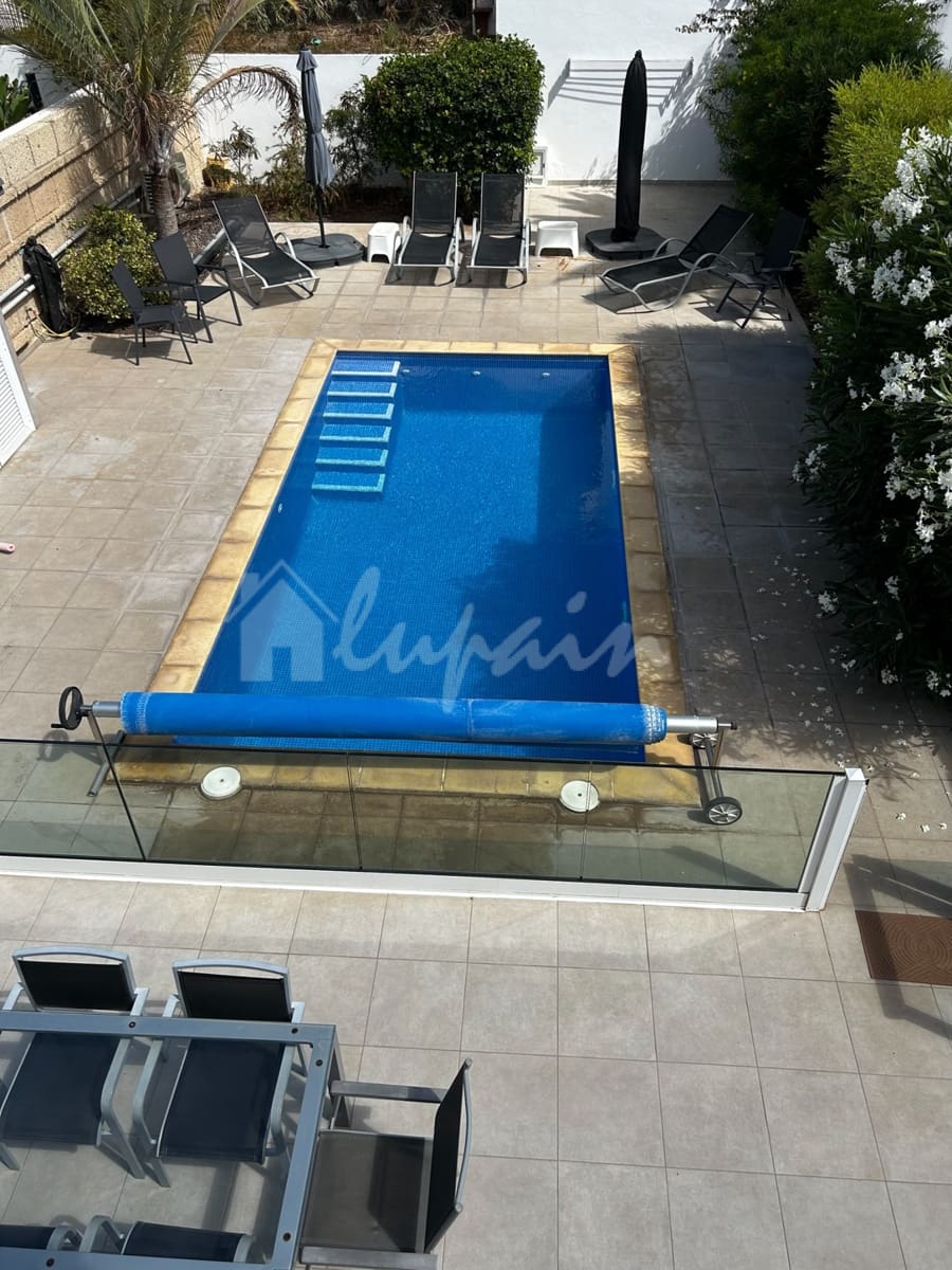 4 sypialnia Dom na sprzedaż w Costa del Silencio z basenem garażem - 790 000 € (Ref: 9922915)