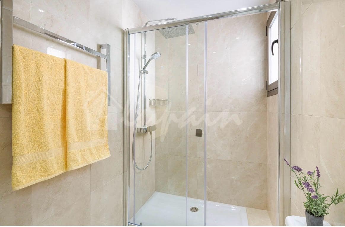 2 sypialnia Apartament na sprzedaż w La Caleta Adeje z basenem garażem - 1 200 000 € (Ref: 9989821)