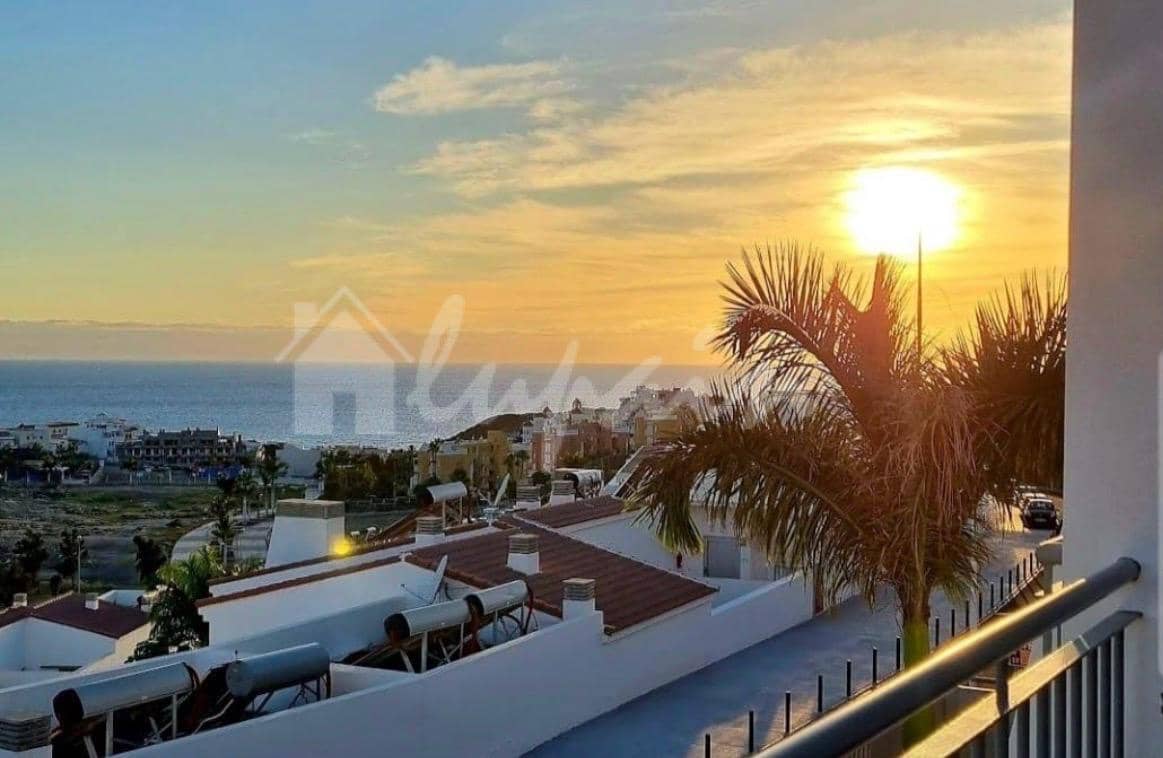 2 sypialnia Apartament na sprzedaż w La Caleta Adeje z basenem garażem - 1 200 000 € (Ref: 9989821)