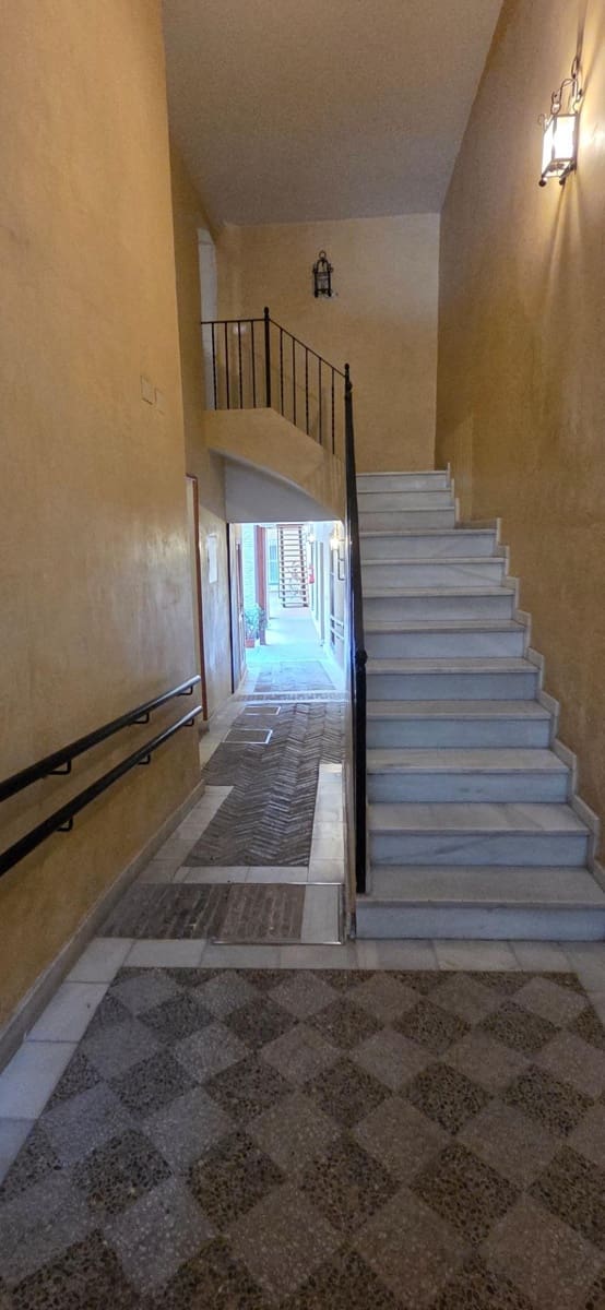 2 bedroom Apartment for rent in Seville city - € 1,649 (Ref: 10027454)