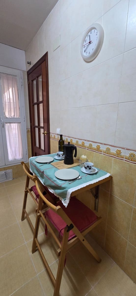 2 bedroom Apartment for rent in Seville city - € 1,649 (Ref: 10027454)