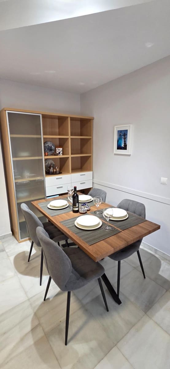 2 bedroom Apartment for rent in Seville city - € 1,649 (Ref: 10027454)