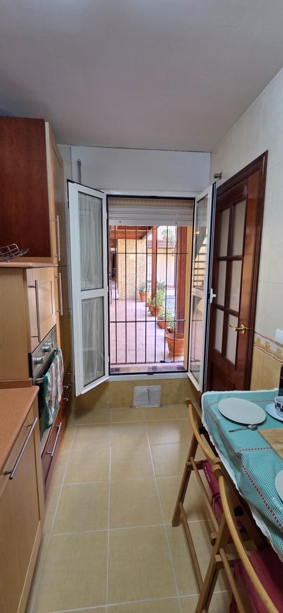 2 bedroom Apartment for rent in Seville city - € 1,649 (Ref: 10027454)