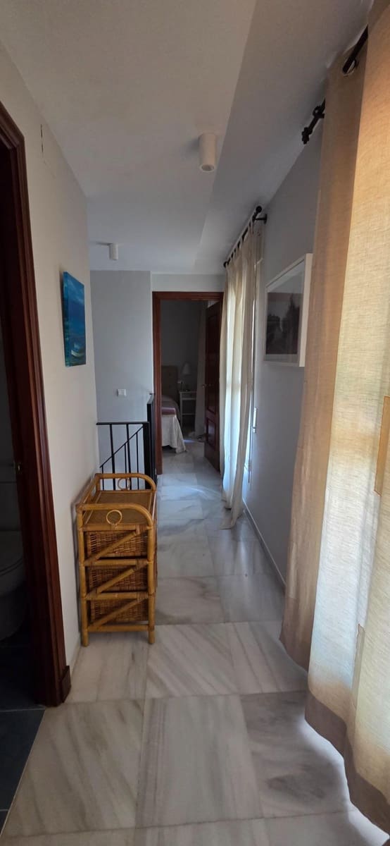 2 bedroom Apartment for rent in Seville city - € 1,649 (Ref: 10027454)