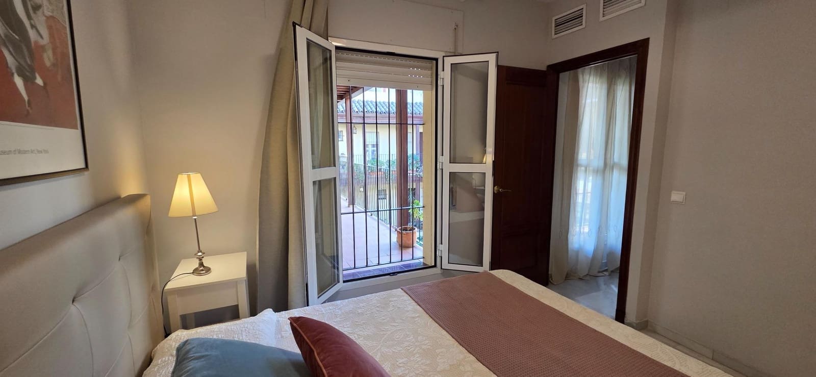 2 bedroom Apartment for rent in Seville city - € 1,649 (Ref: 10027454)