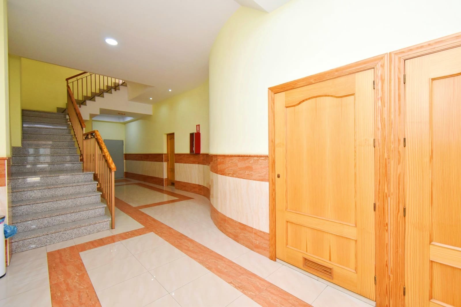 3 bedroom Flat for sale in El Ejido with garage - € 139,000 (Ref: 10070855)