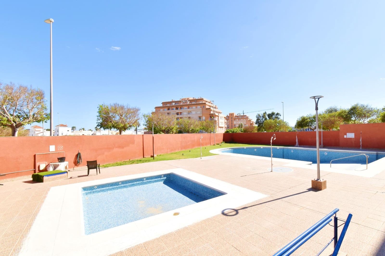 Studio for sale in Roquetas de Mar with pool garage - € 100,000 (Ref: 4306018)