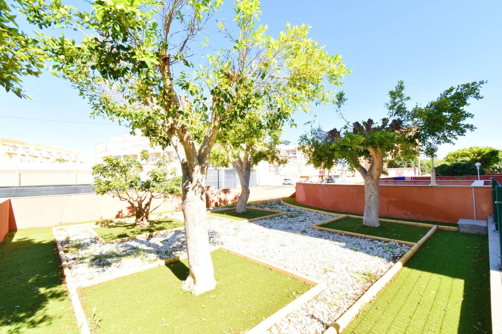 Studio for sale in Roquetas de Mar with pool garage - € 100,000 (Ref: 4306018)