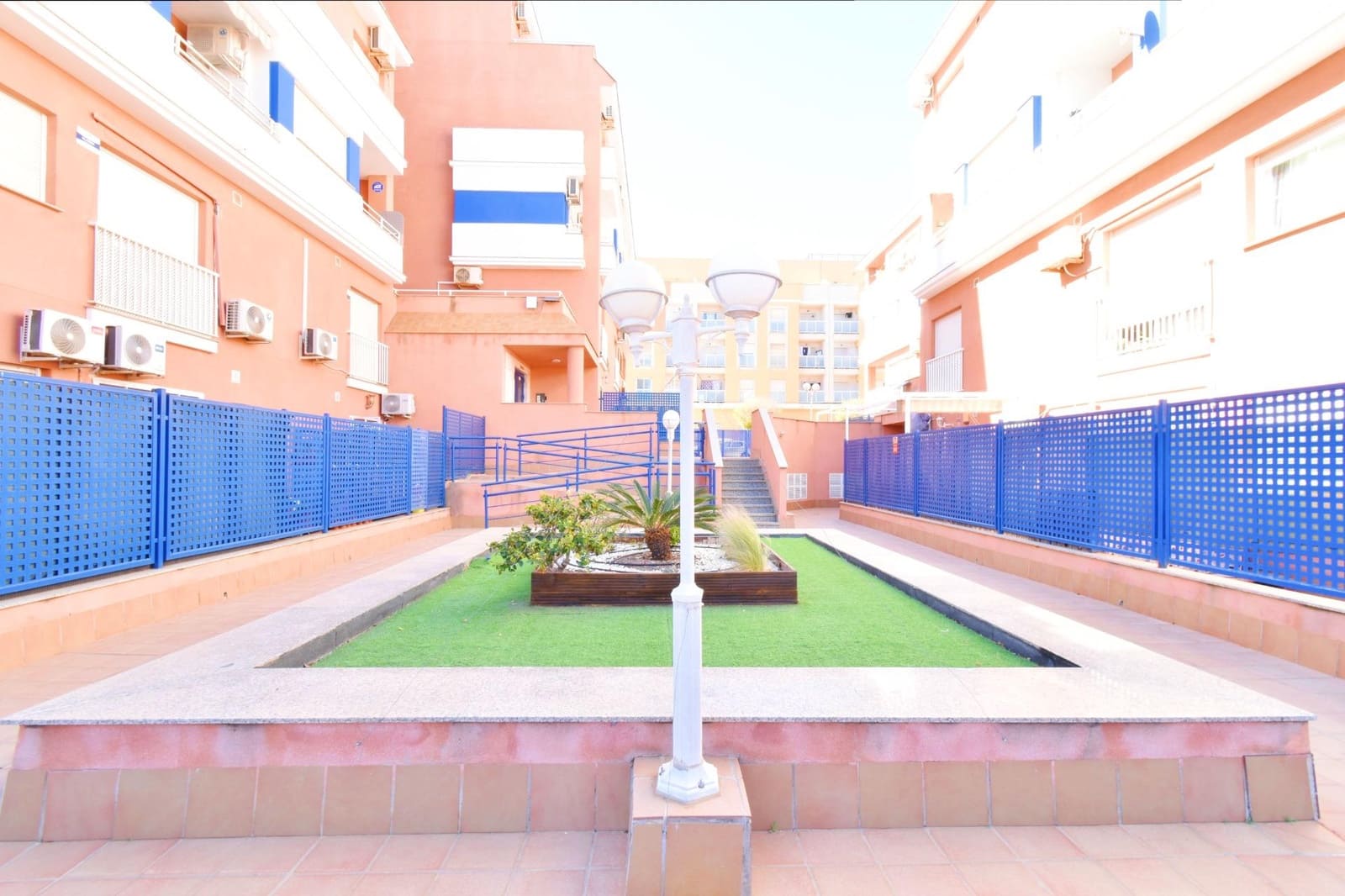Studio for sale in Roquetas de Mar with pool garage - € 100,000 (Ref: 4306018)