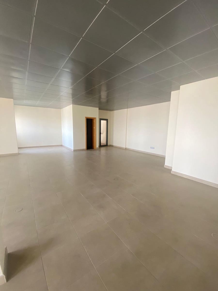 Toimisto vuokrattavana paikassa El Ejido mukana 
autotalli - 800 € (Ref: 7482203)