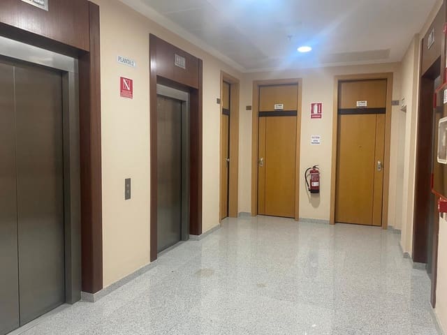 Escritório para arrendar em El Ejido com garagem - 800 € (Ref: 7482203)