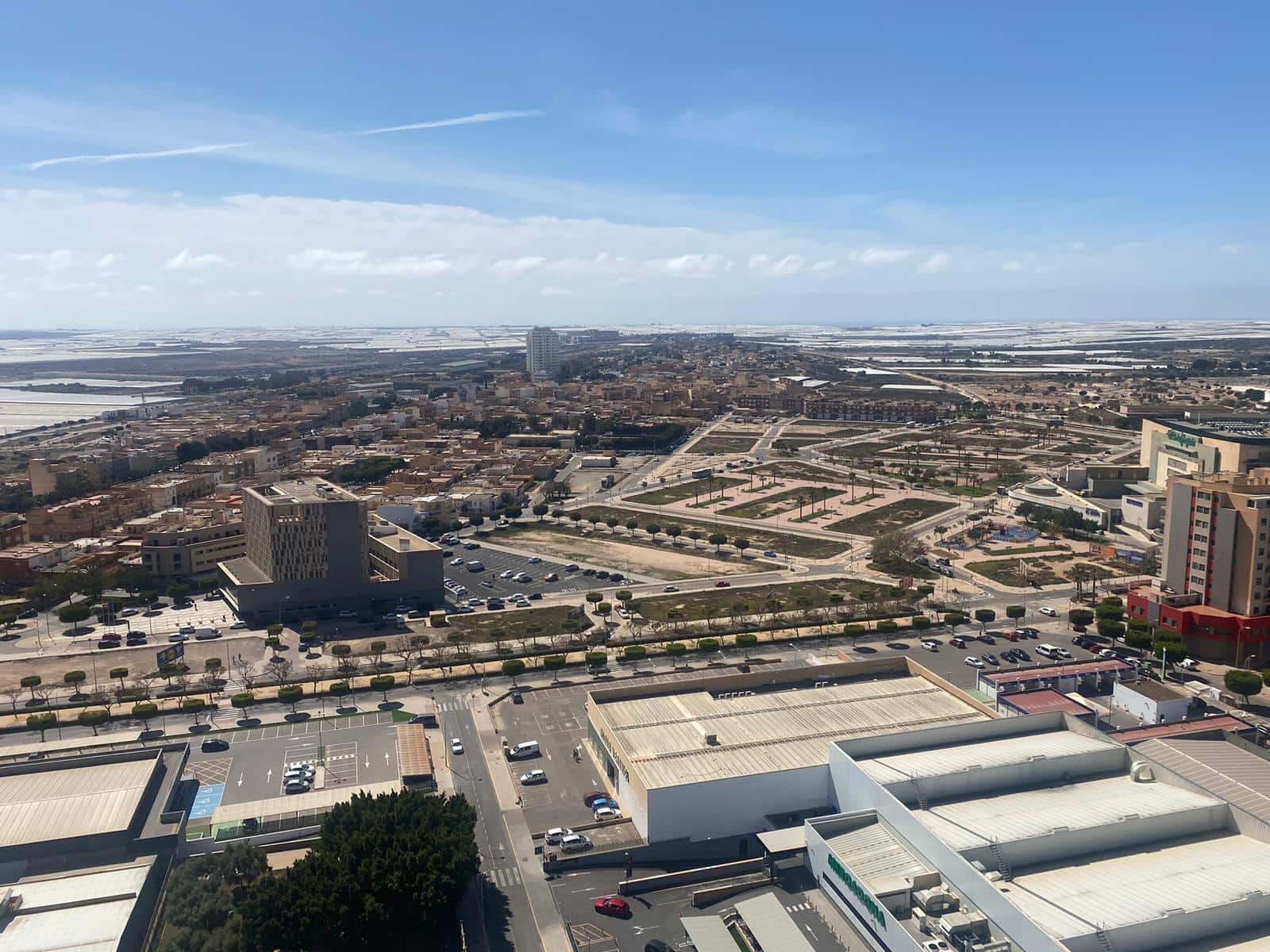 Toimisto vuokrattavana paikassa El Ejido mukana 
autotalli - 800 € (Ref: 7482203)