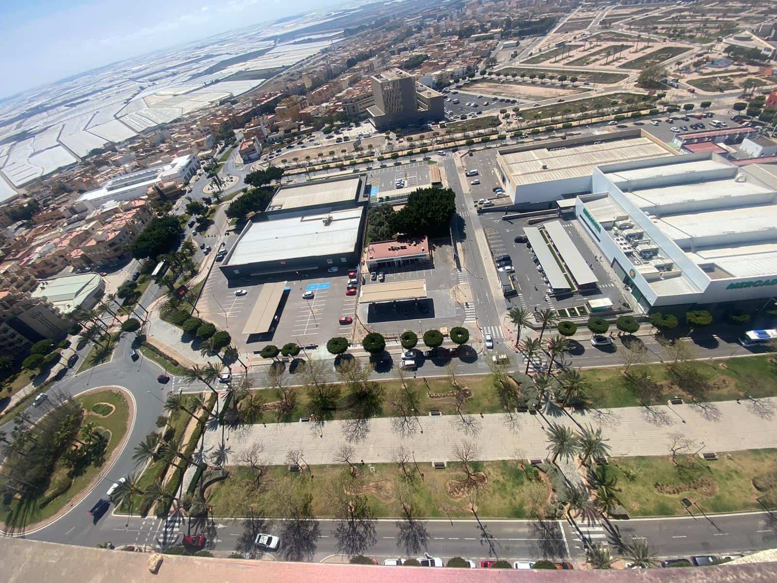 Toimisto vuokrattavana paikassa El Ejido mukana 
autotalli - 800 € (Ref: 7482203)