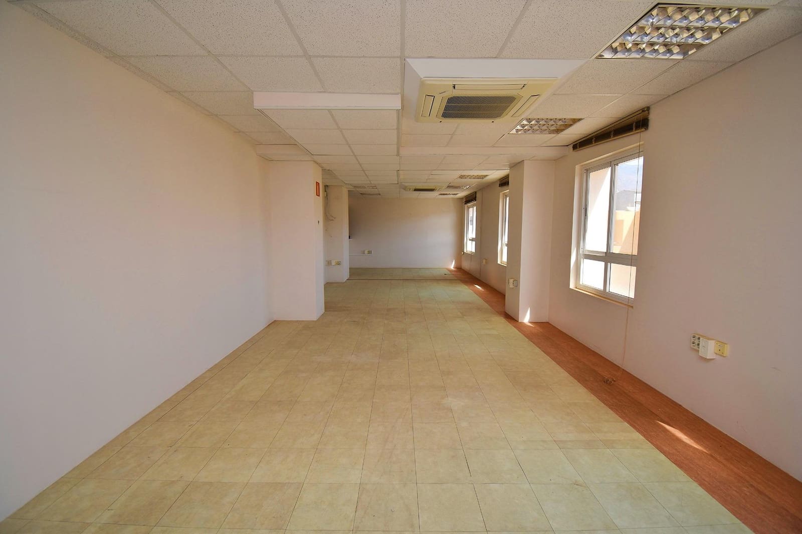 Kontor till salu i El Ejido med garage - 621 500 € (Ref: 7483203)