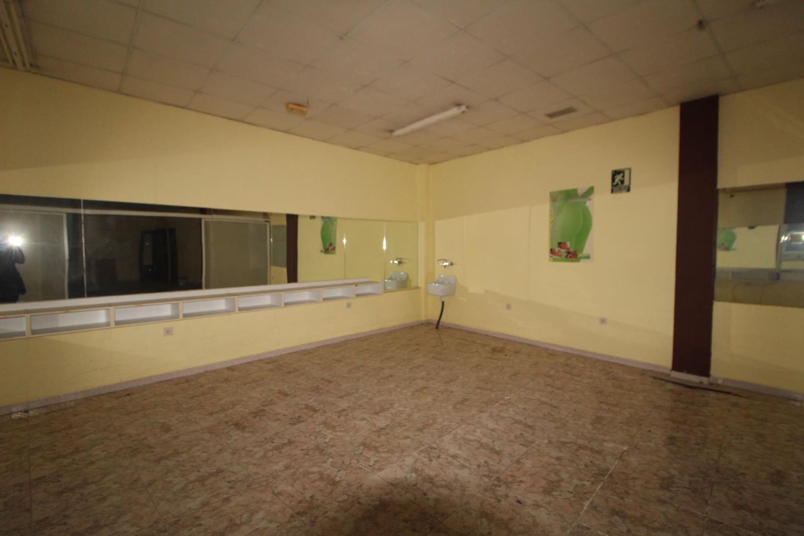 Commercial for rent in El Ejido - € 750 (Ref: 8063765)