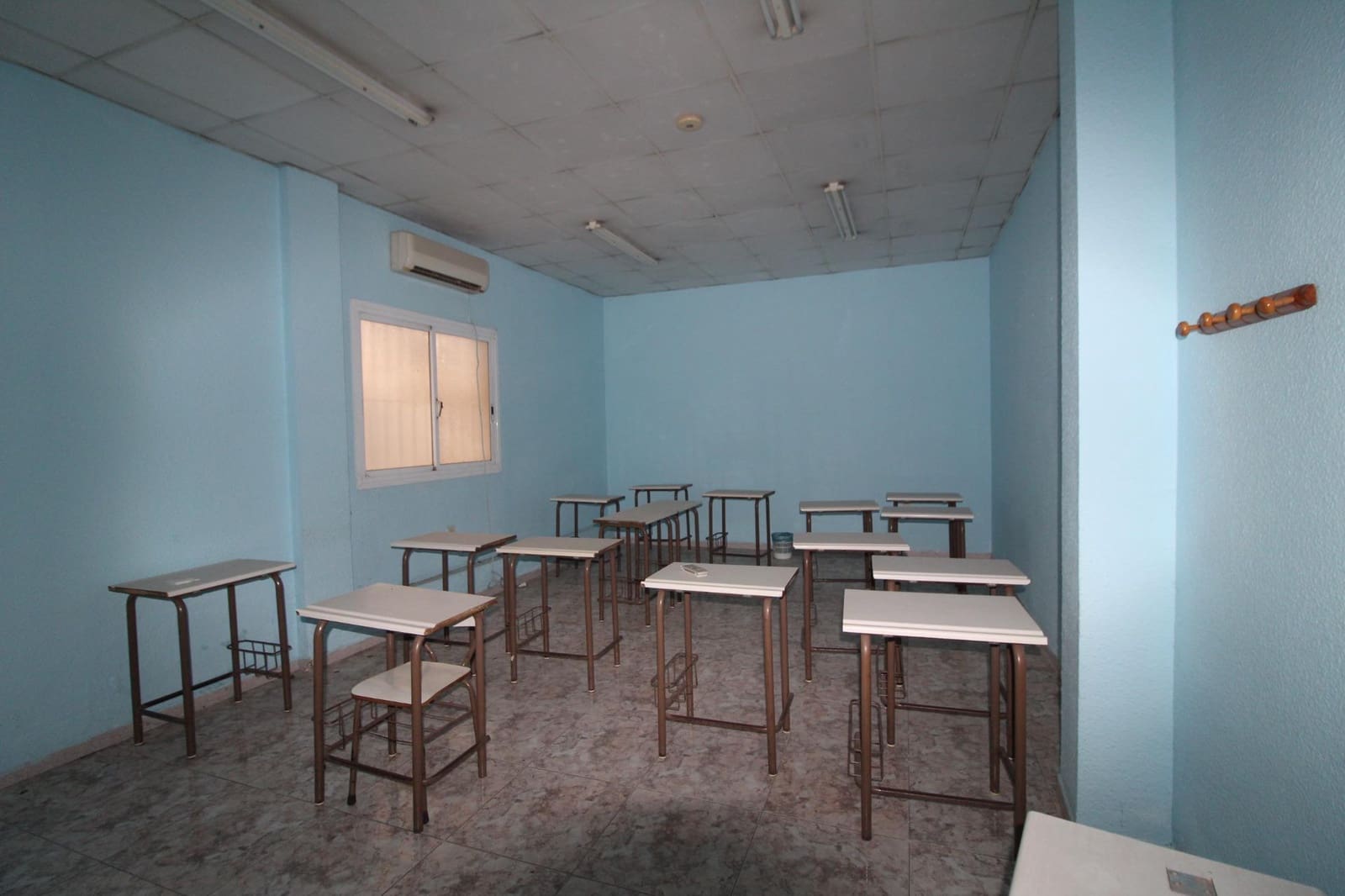 Commercial for rent in El Ejido - € 750 (Ref: 8063765)