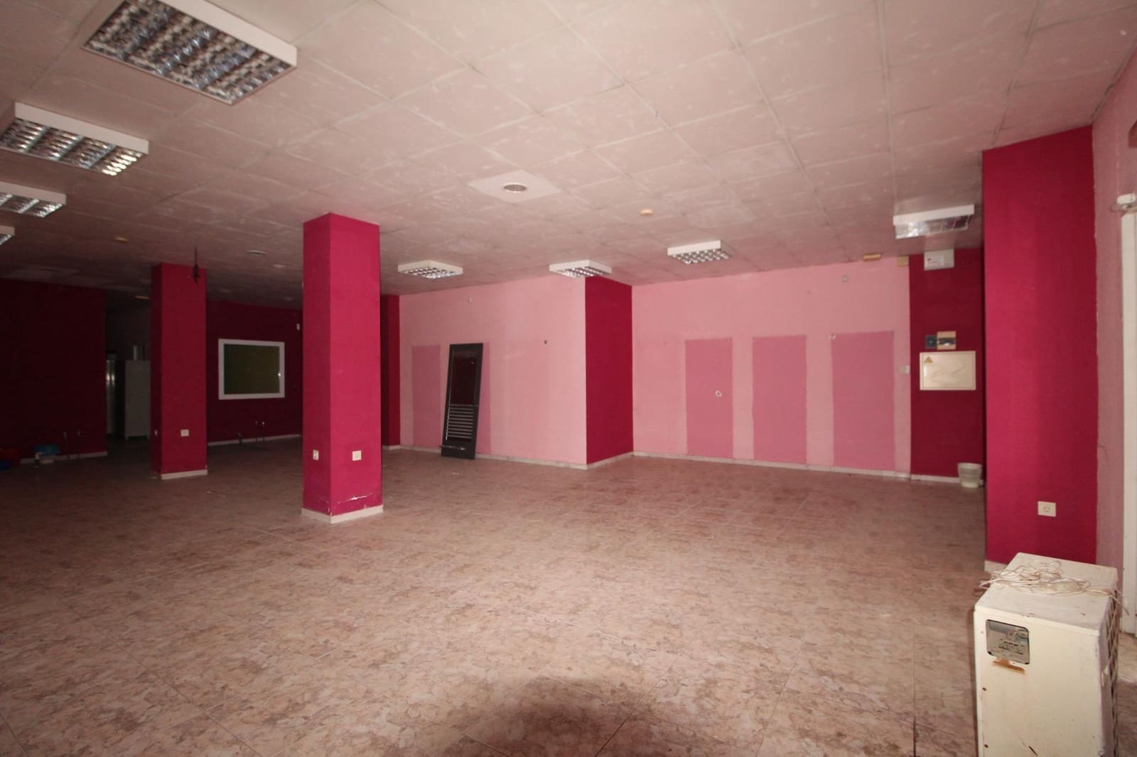 Commercial for rent in El Ejido - € 750 (Ref: 8063765)