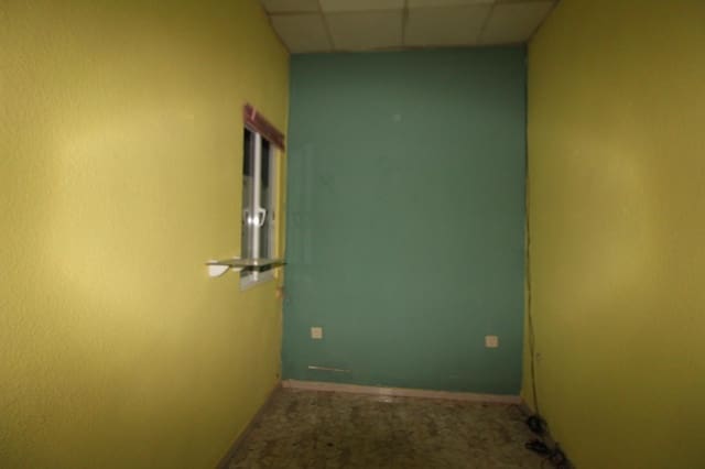 Commercial for rent in El Ejido - € 750 (Ref: 8063765)