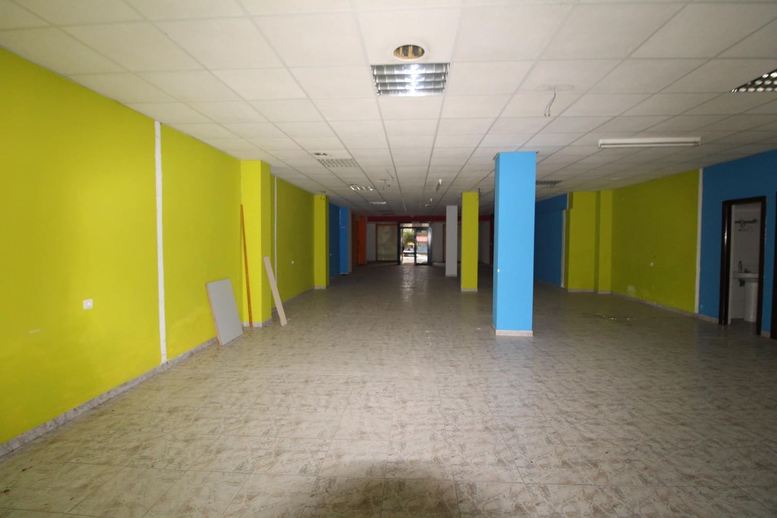 Commercial for rent in El Ejido - € 600 (Ref: 8063766)