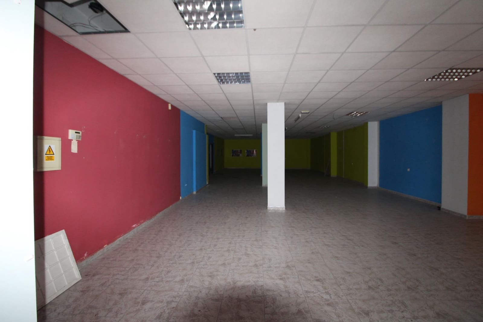 Commercial for rent in El Ejido - € 600 (Ref: 8063766)