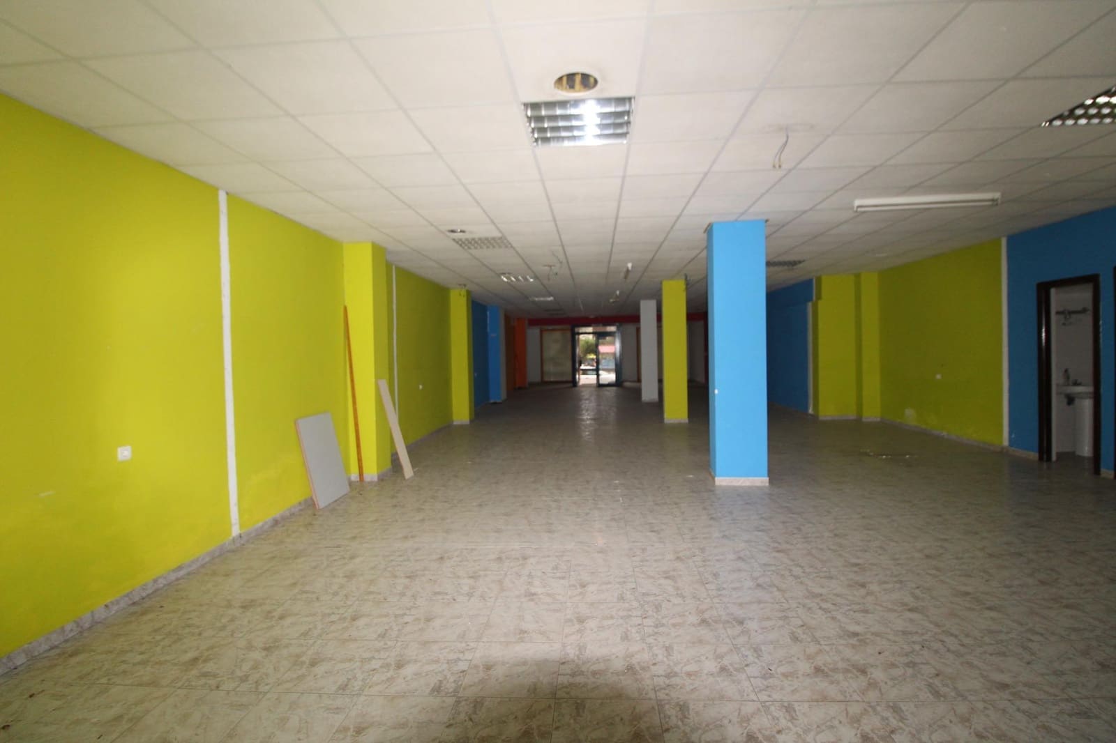 Commercial for rent in El Ejido - € 600 (Ref: 8063766)