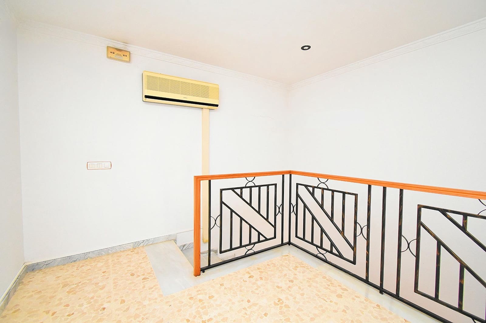 Komercyjne na sprzedaż w Santa Maria del Aguila - 83 900 € (Ref: 8063767)