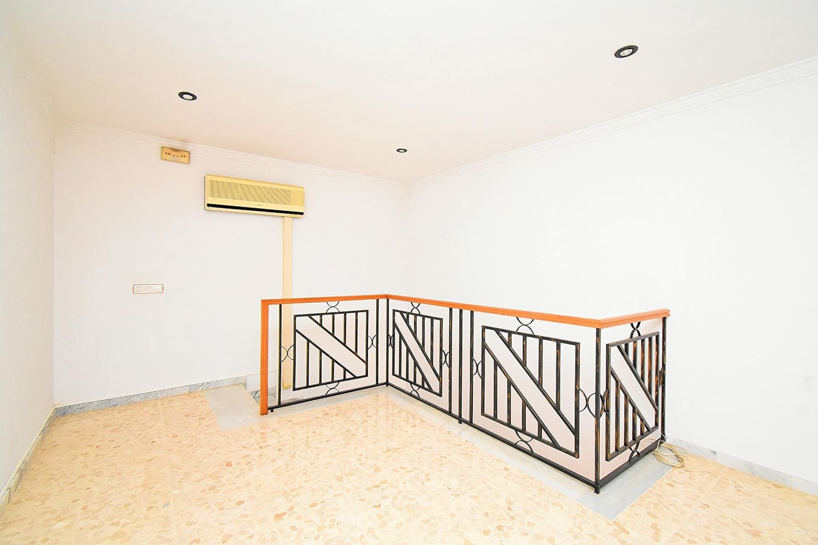 Komercyjne na sprzedaż w Santa Maria del Aguila - 83 900 € (Ref: 8063767)