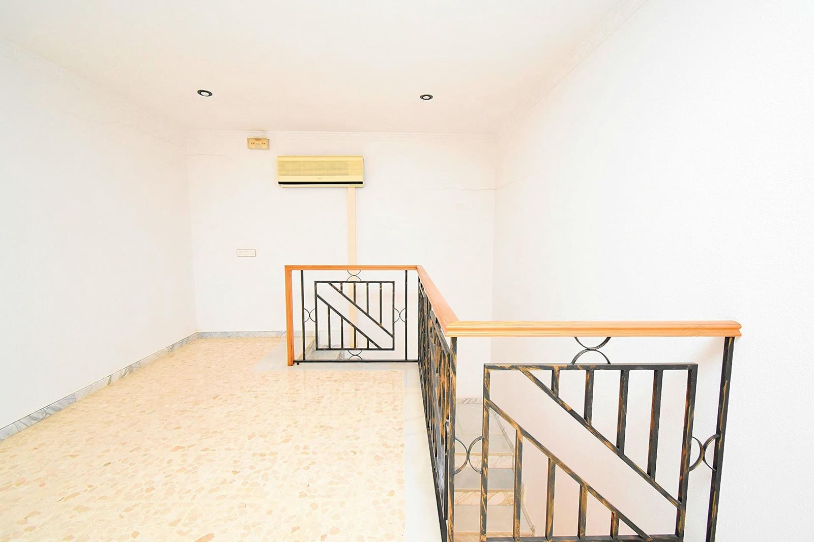 Komercyjne na sprzedaż w Santa Maria del Aguila - 83 900 € (Ref: 8063767)