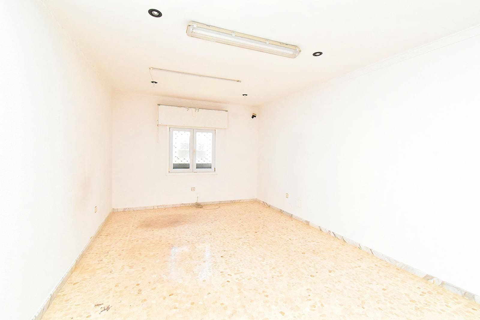 Komercyjne na sprzedaż w Santa Maria del Aguila - 83 900 € (Ref: 8063767)