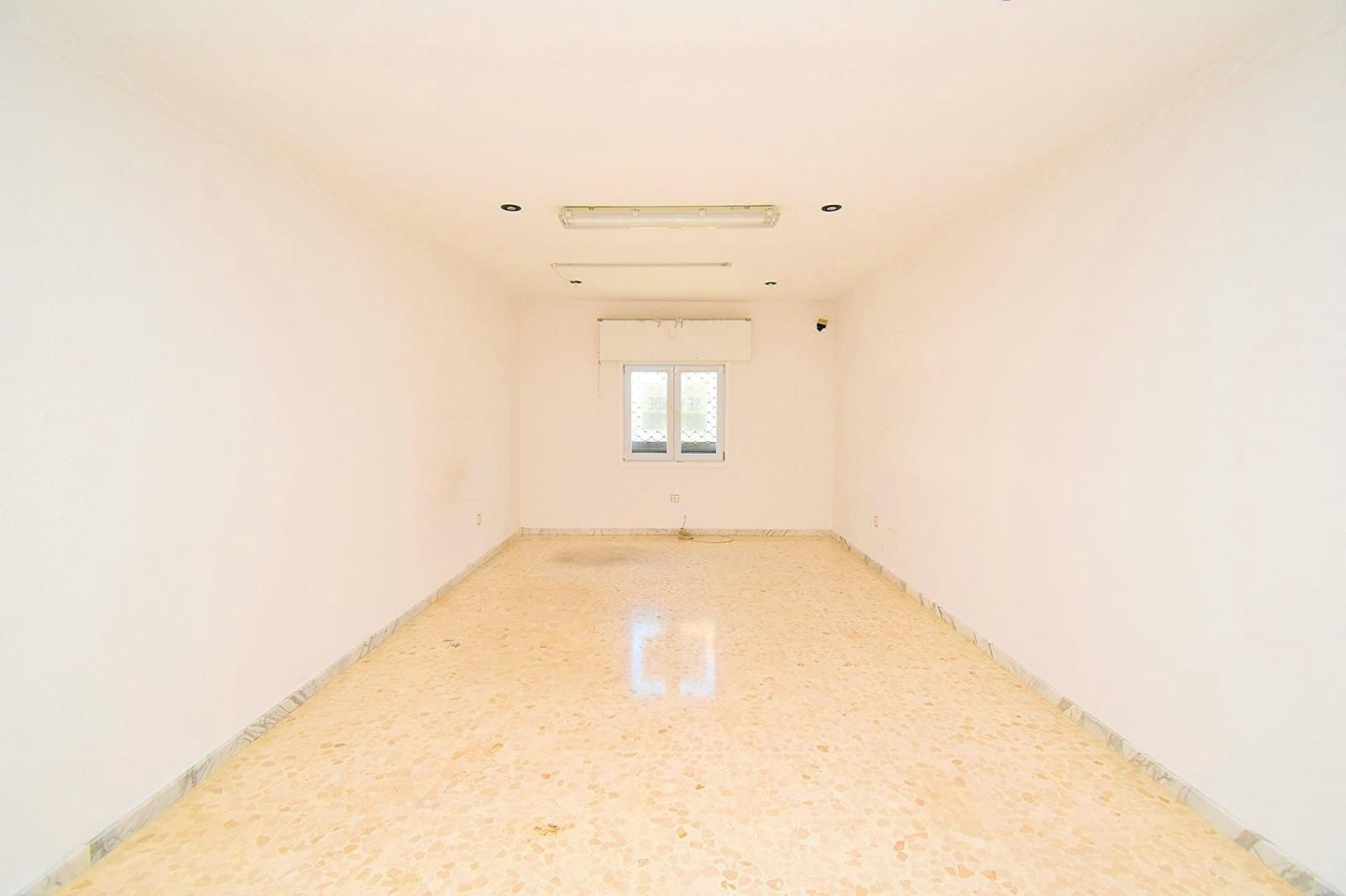 Komercyjne na sprzedaż w Santa Maria del Aguila - 83 900 € (Ref: 8063767)