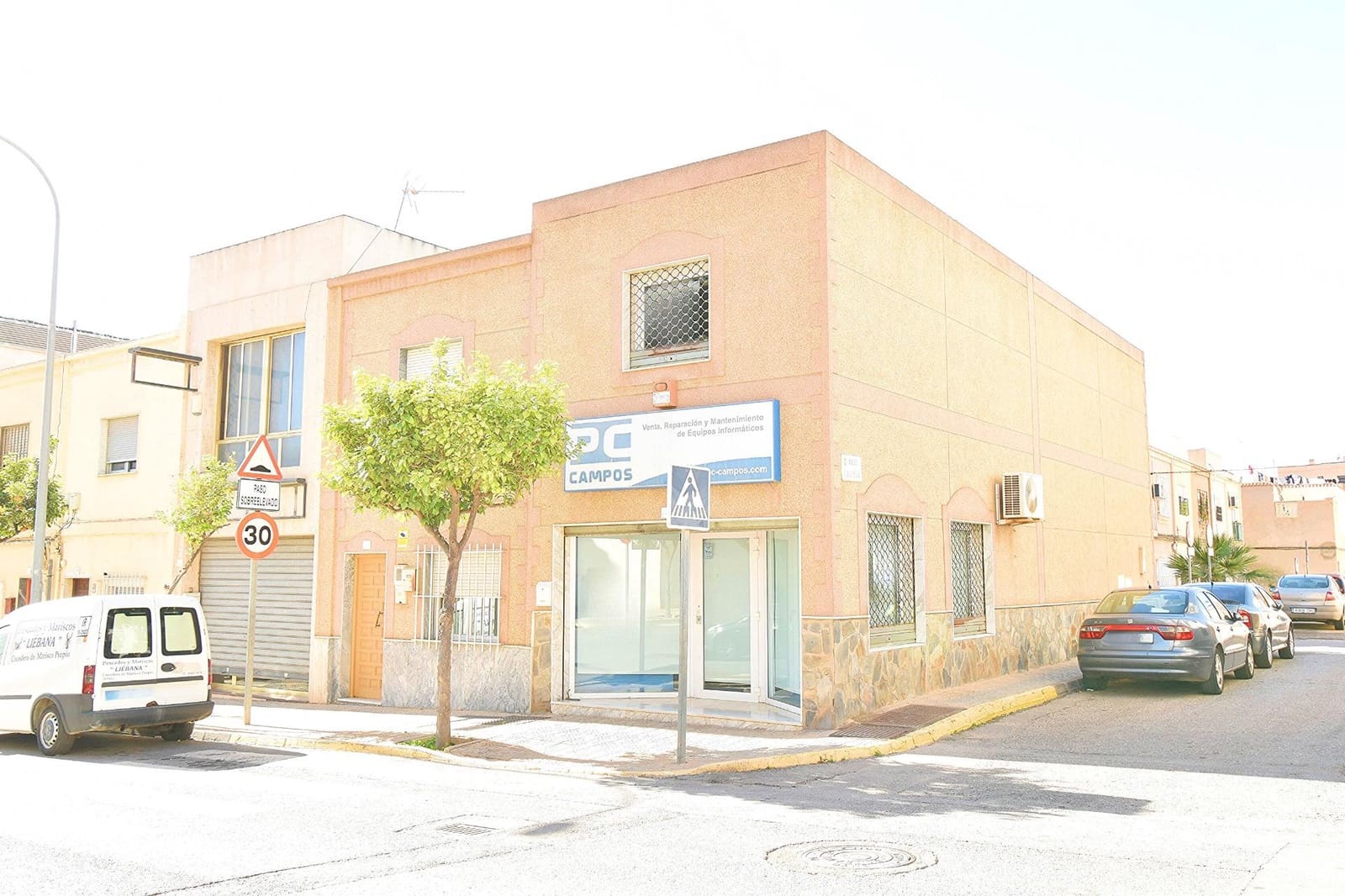 Komercyjne na sprzedaż w Santa Maria del Aguila - 83 900 € (Ref: 8063767)