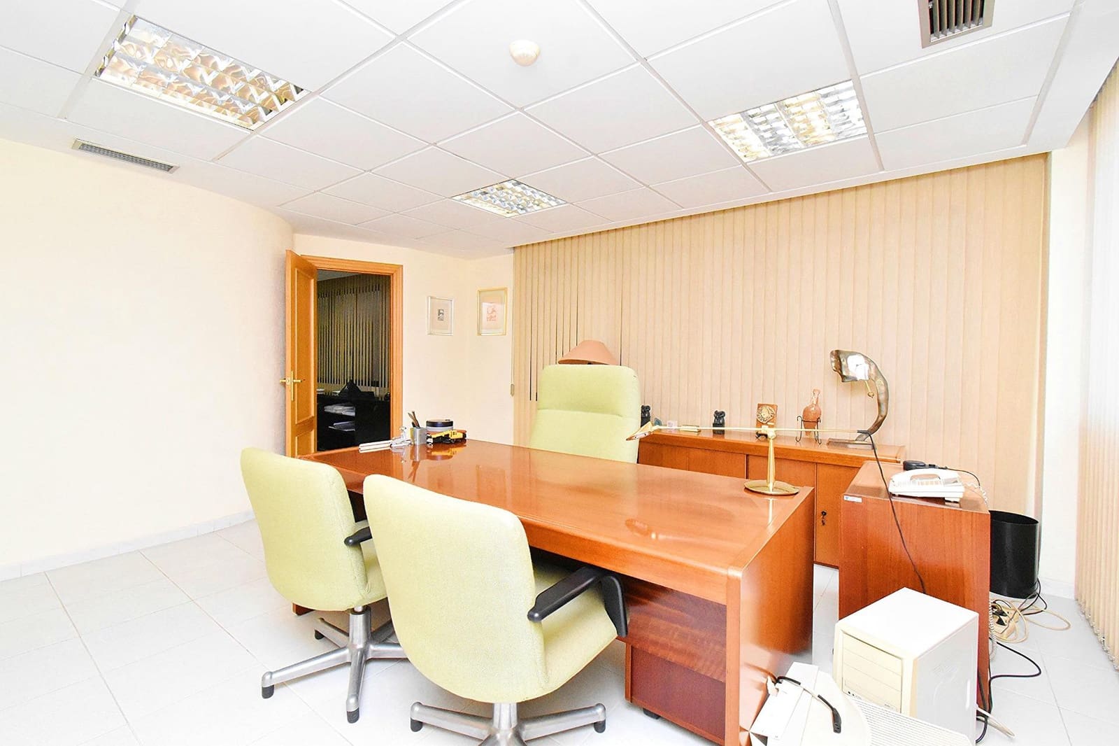 Kontor til salgs i El Ejido - € 135 000 (Ref: 8096442)