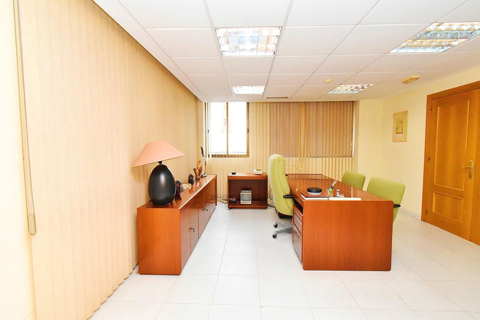 Kontor til salgs i El Ejido - € 135 000 (Ref: 8096442)