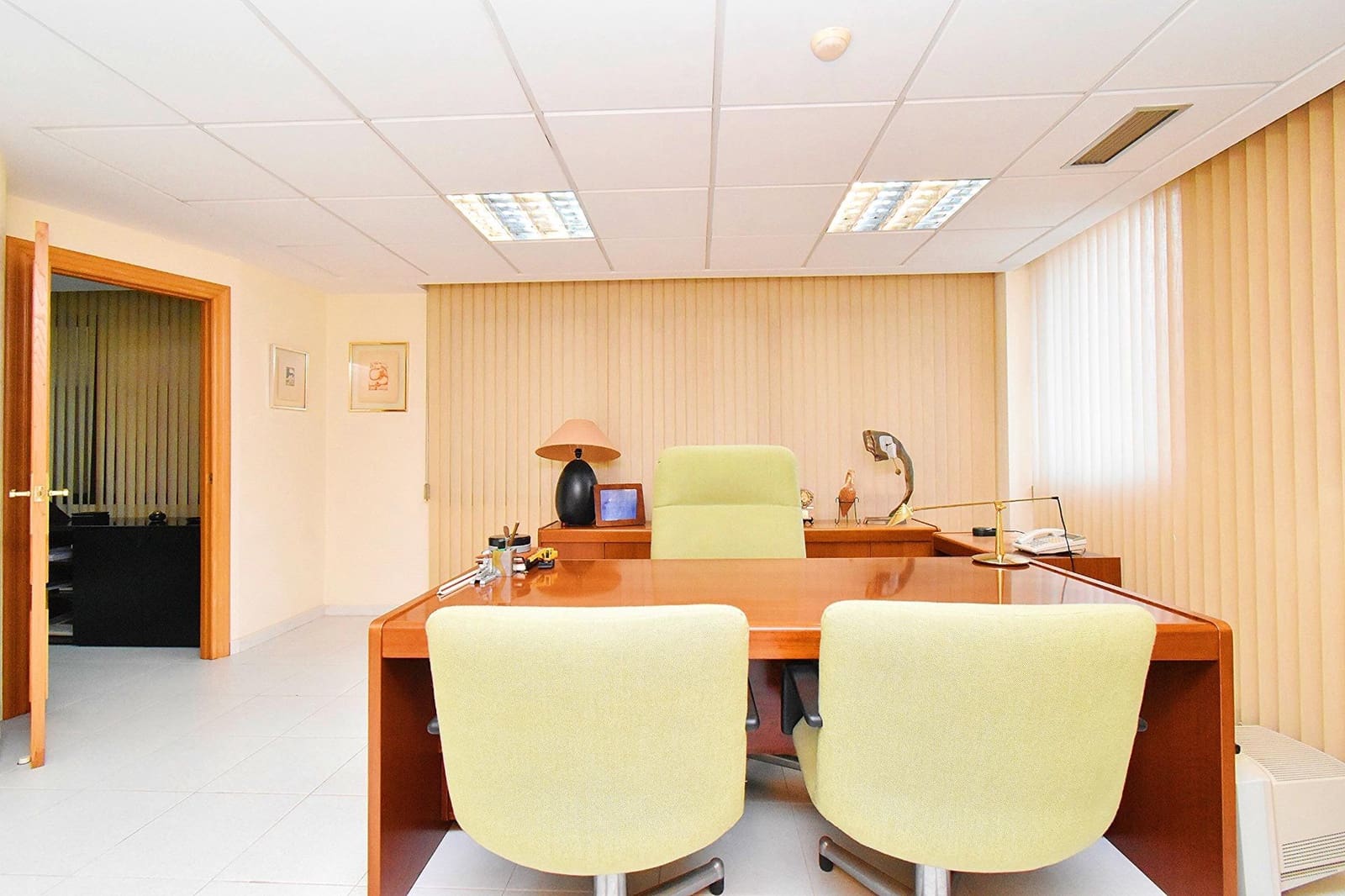 Kontor til salgs i El Ejido - € 135 000 (Ref: 8096442)