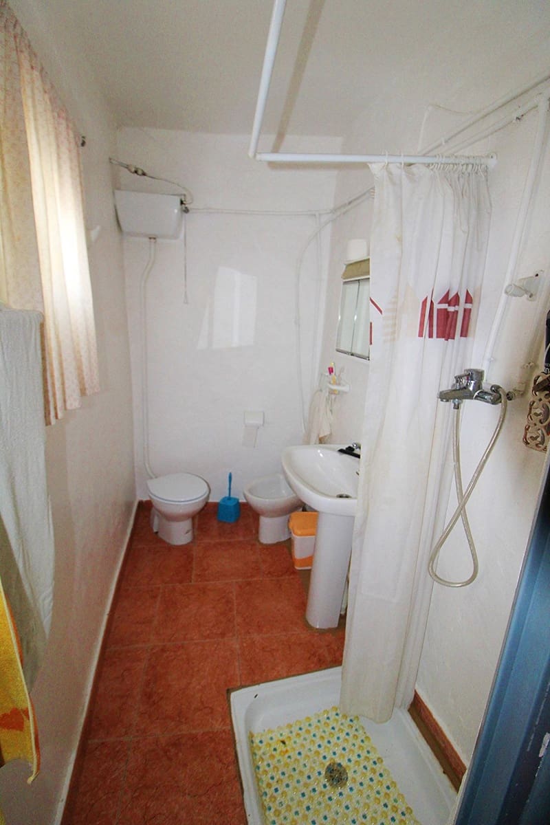 Ubebygd land til salgs i Granada by - € 44 950 (Ref: 8201905)