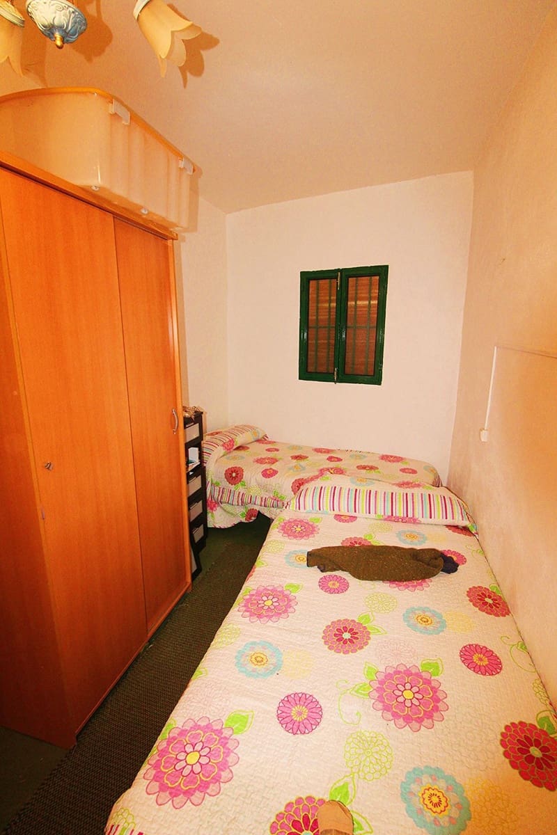 Ubebygd land til salgs i Granada by - € 44 950 (Ref: 8201905)