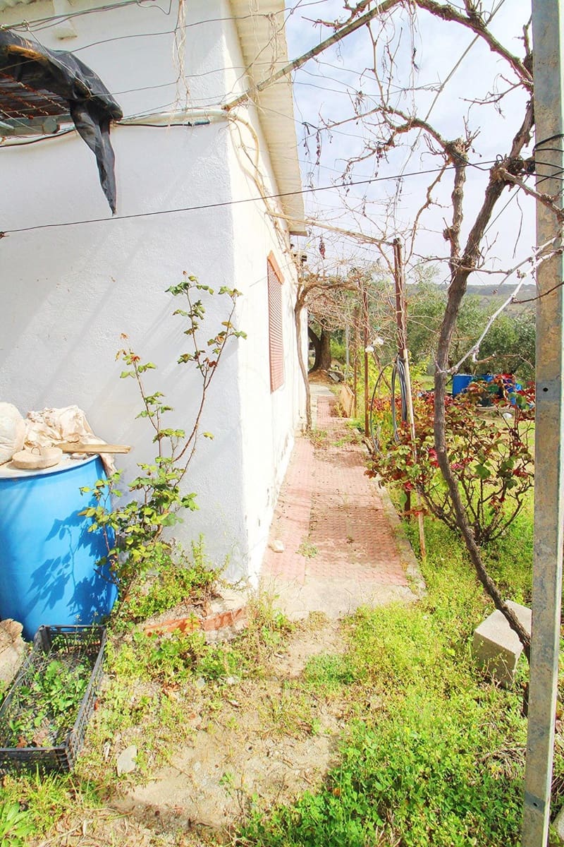 Ubebygd land til salgs i Granada by - € 44 950 (Ref: 8201905)