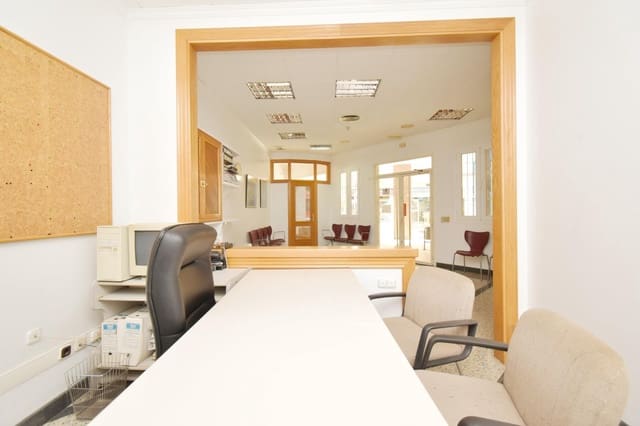 Erhverv til salg i El Ejido - € 150.000 (Ref: 8508837)