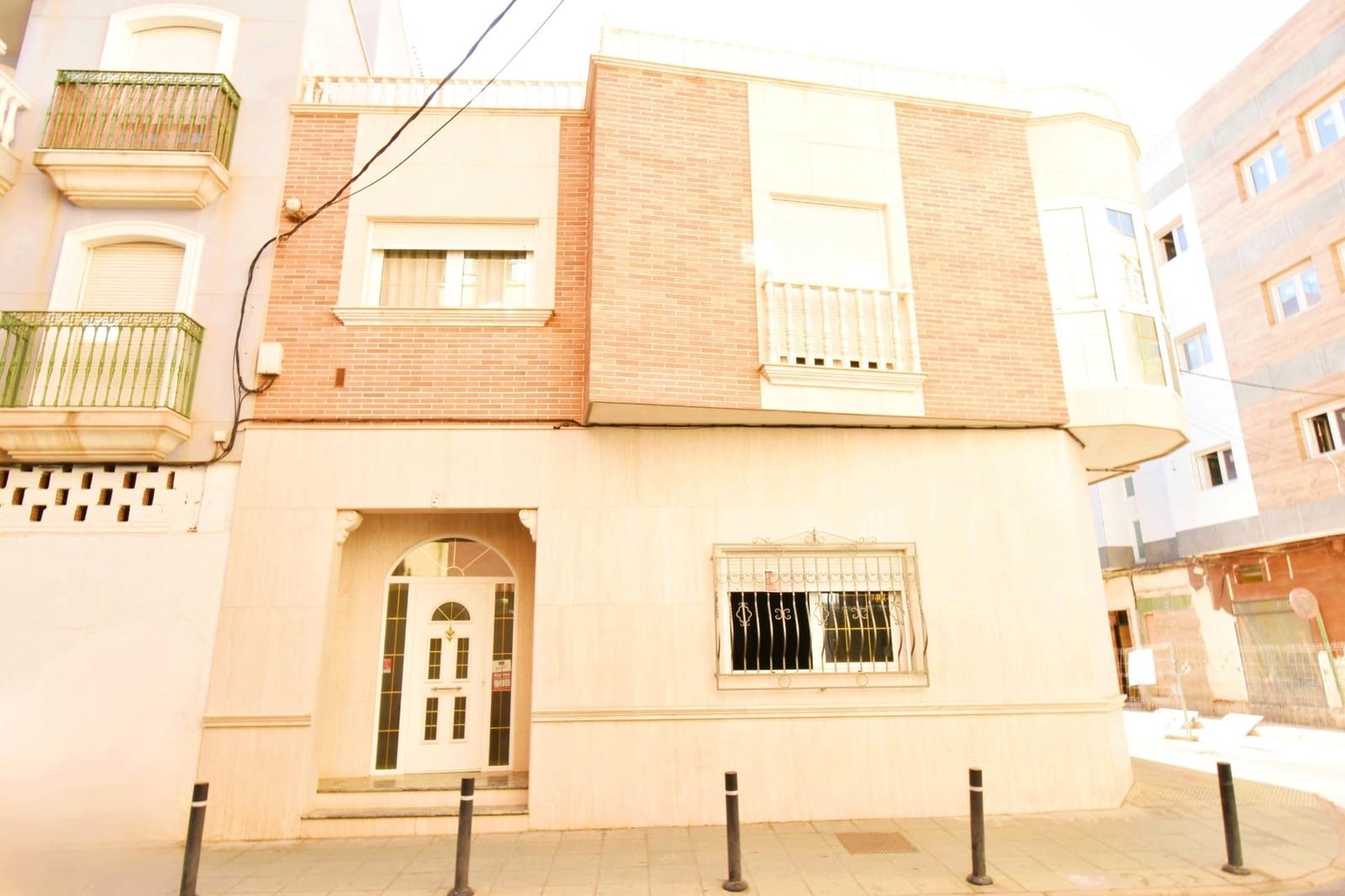 4 soveværelse Byhus til salg i Adra med garage - € 740.000 (Ref: 8561716)