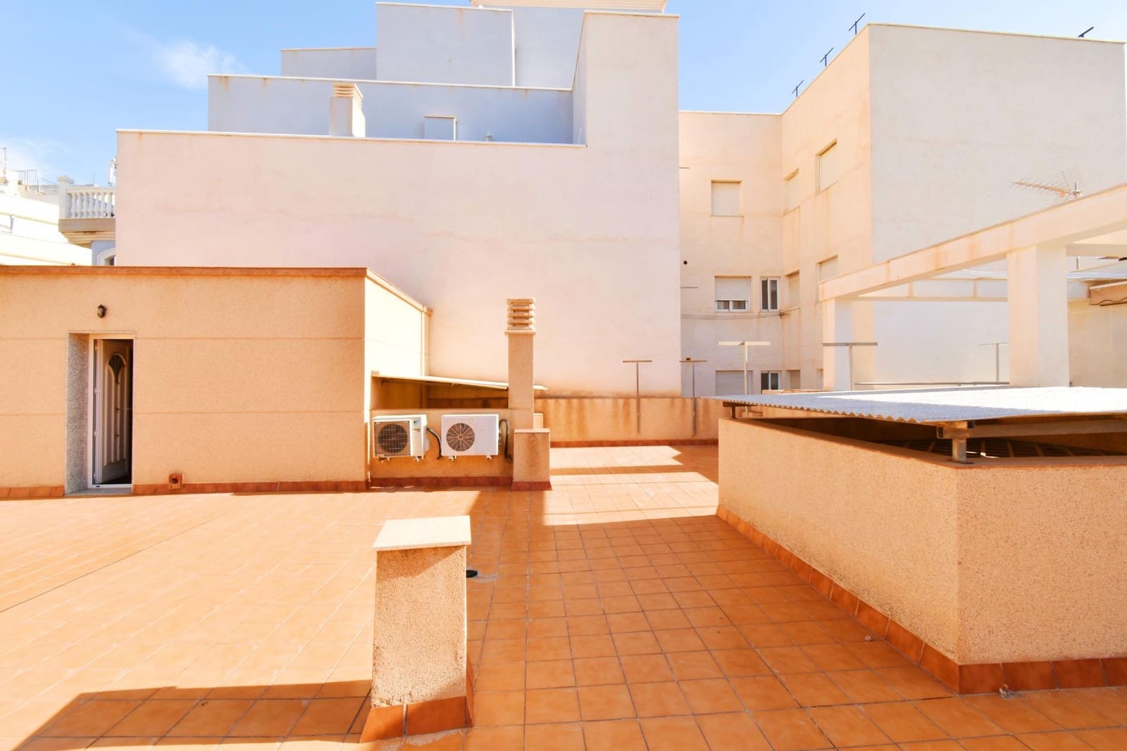 4 soveværelse Byhus til salg i Adra med garage - € 740.000 (Ref: 8561716)