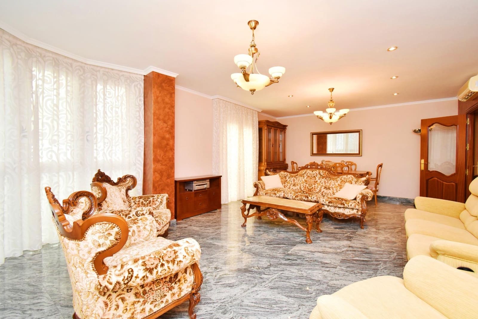 4 soveværelse Byhus til salg i Adra med garage - € 740.000 (Ref: 8561716)