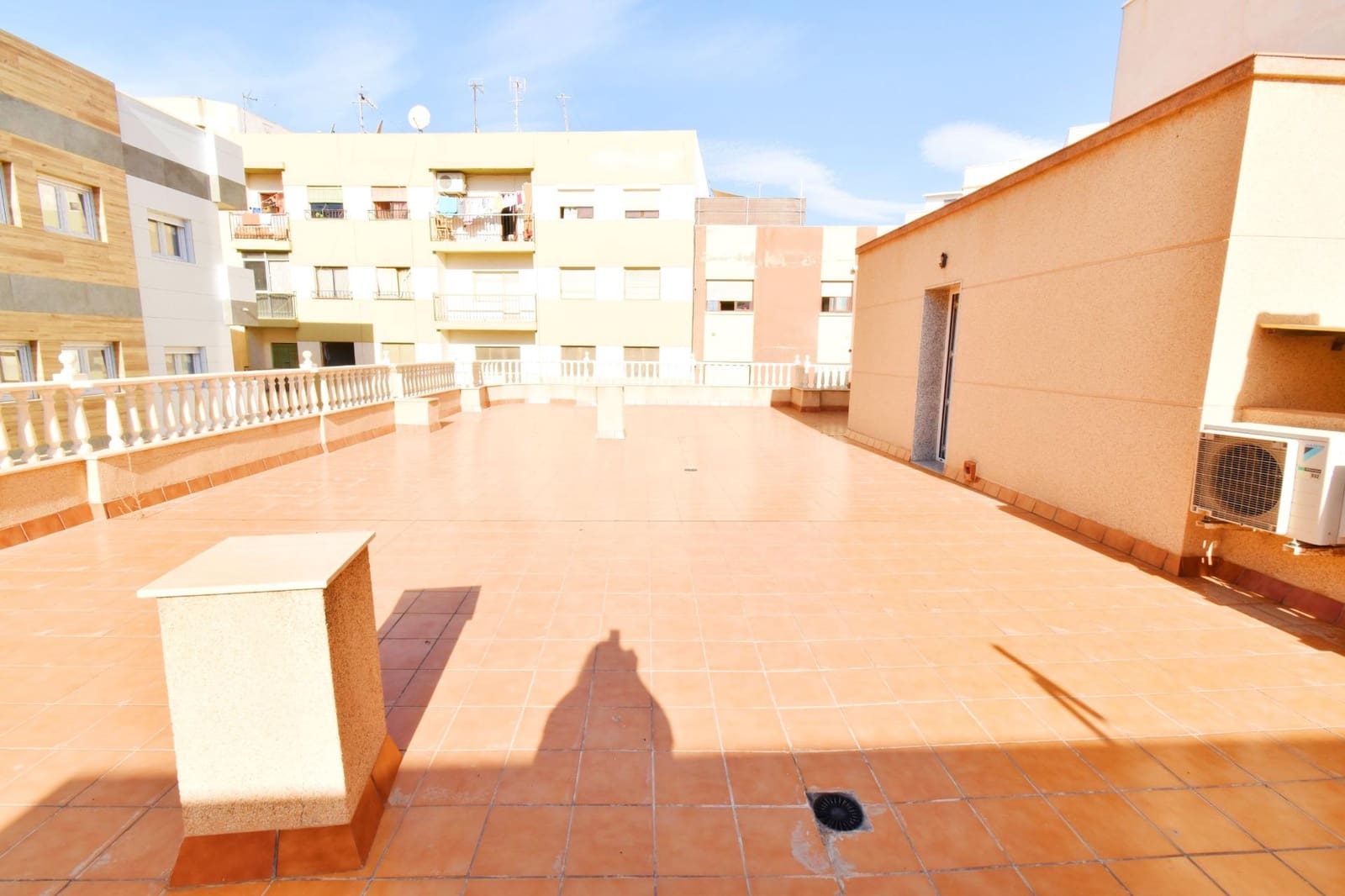 4 soveværelse Byhus til salg i Adra med garage - € 740.000 (Ref: 8561716)