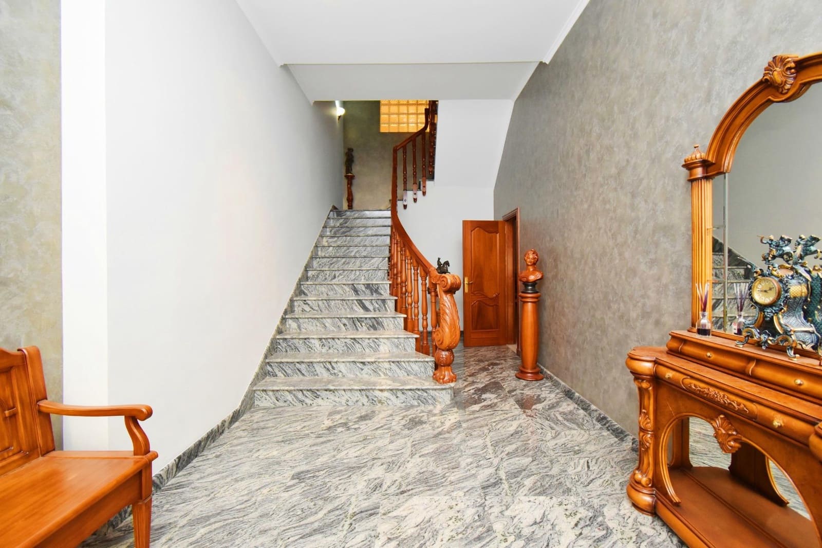 4 soveværelse Byhus til salg i Adra med garage - € 740.000 (Ref: 8561716)