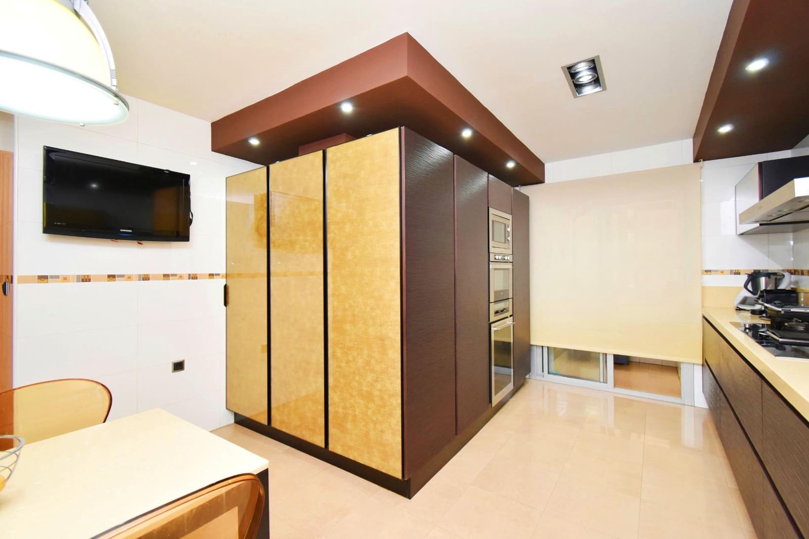 4 bedroom Flat for sale in El Ejido with garage - € 215,000 (Ref: 8580010)