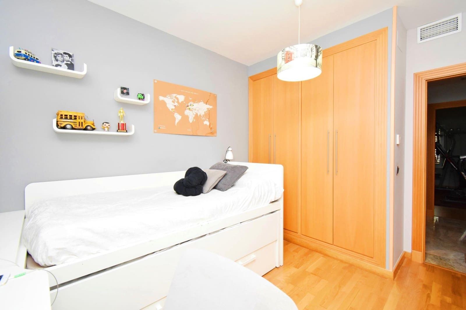 4 bedroom Flat for sale in El Ejido with garage - € 215,000 (Ref: 8580010)