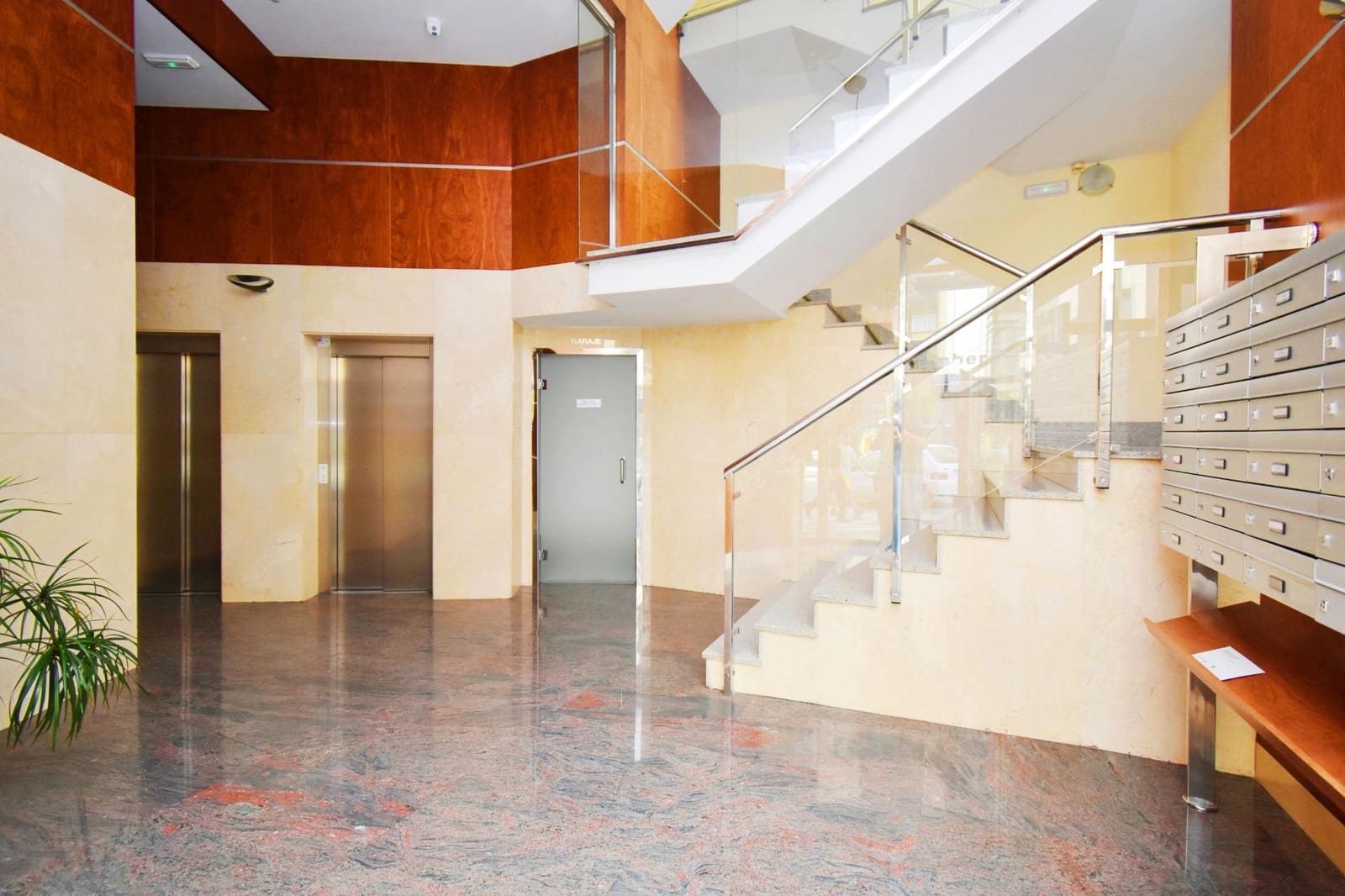 4 bedroom Flat for sale in El Ejido with garage - € 215,000 (Ref: 8580010)