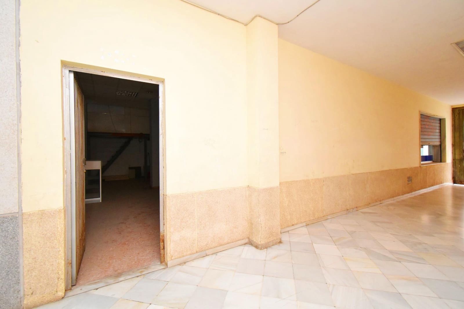 Commercial for sale in El Ejido - € 79,260 (Ref: 8809787)