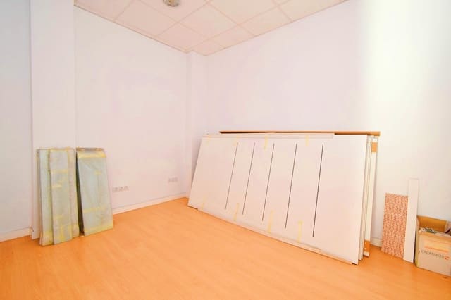 Erhverv til salg i El Ejido - € 69.900 (Ref: 8943875)