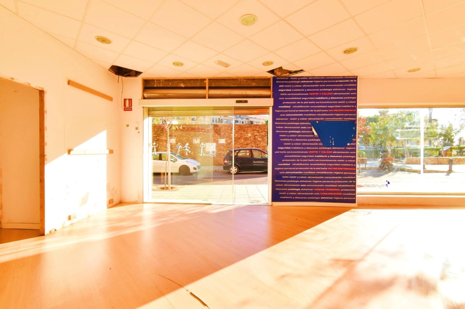 Erhverv til salg i El Ejido - € 69.900 (Ref: 8943875)