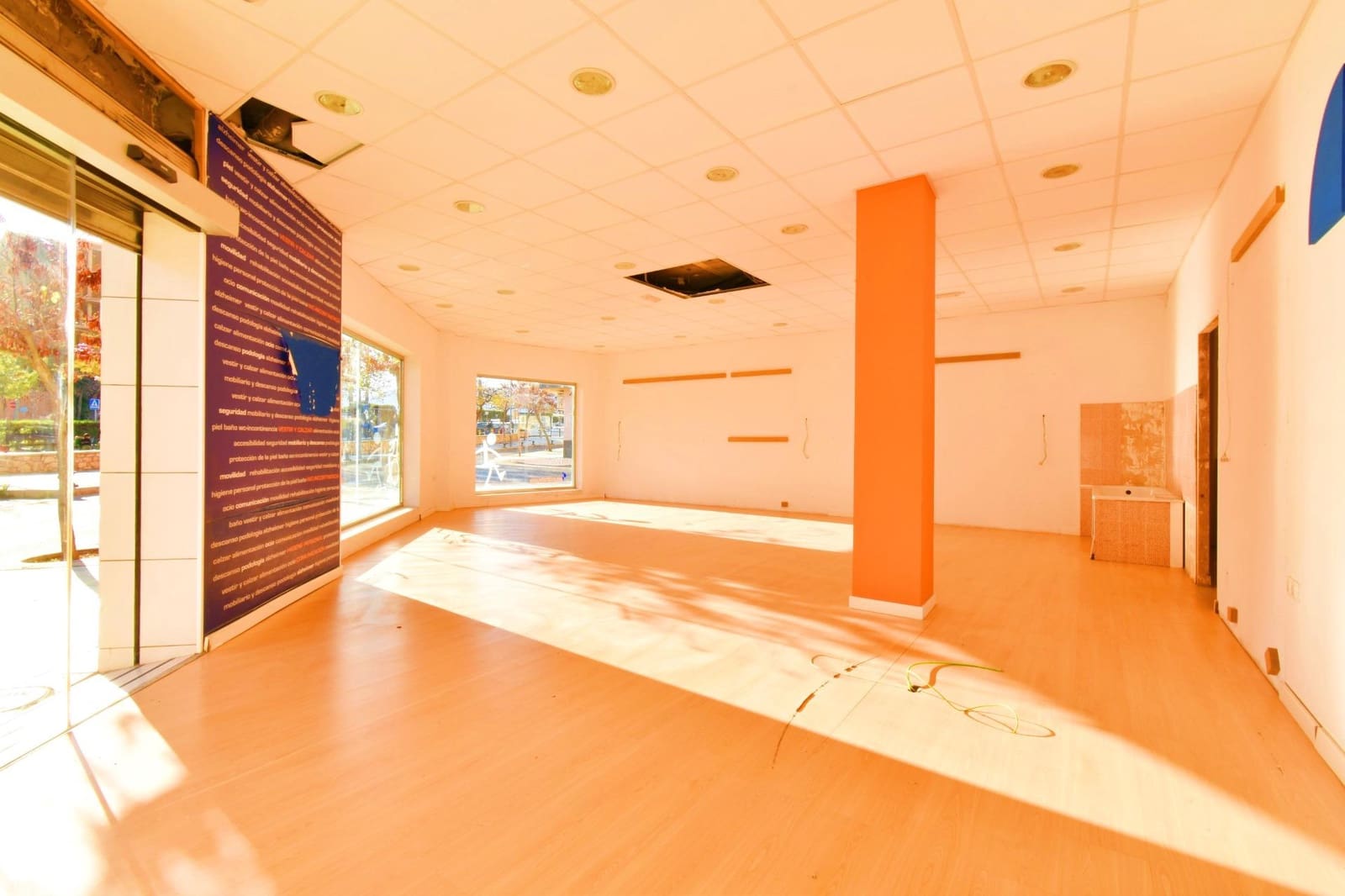 Erhverv til salg i El Ejido - € 69.900 (Ref: 8943875)